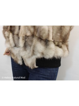 Gilet sans manche en fourrure de renard détail du bas.